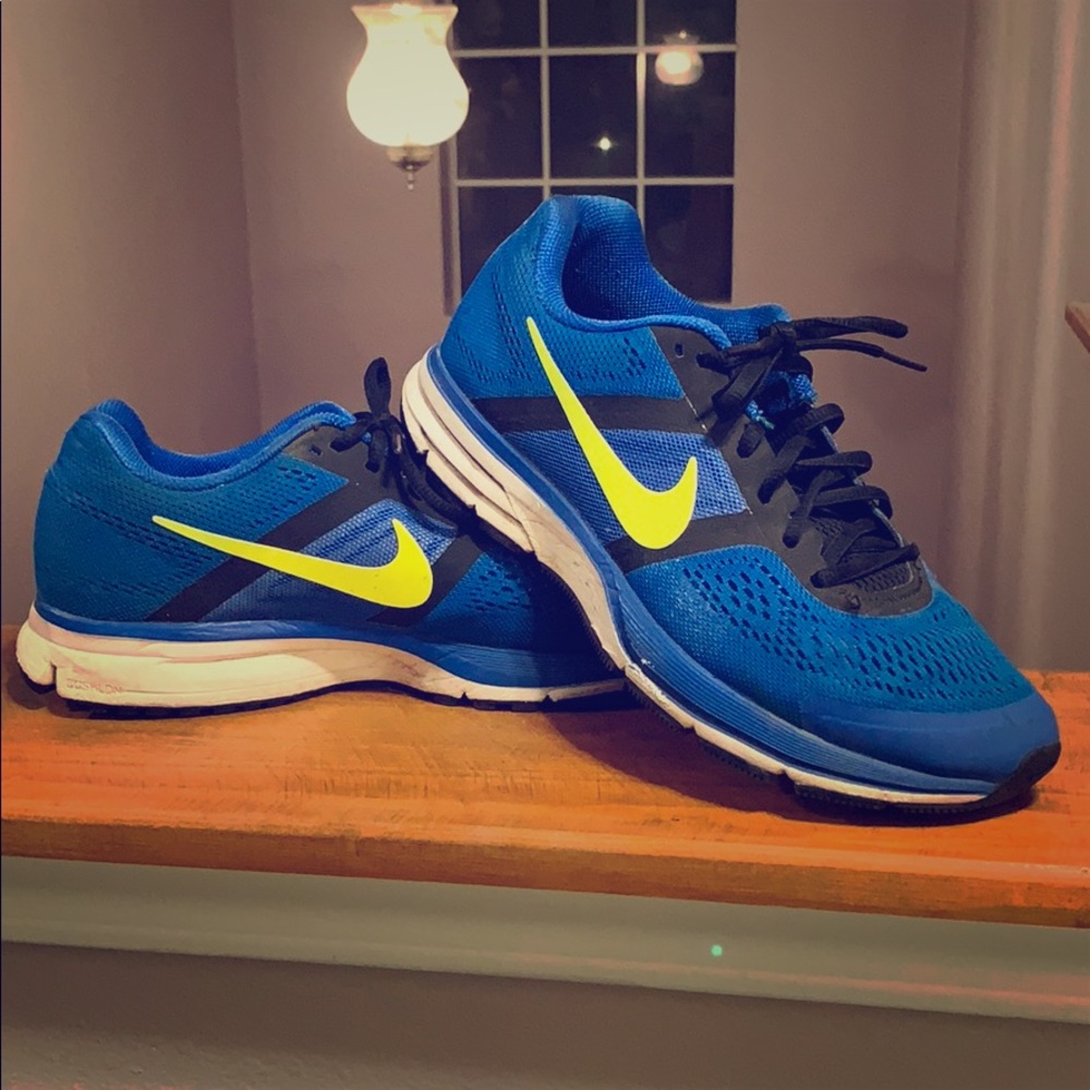 Men’s Nike runners